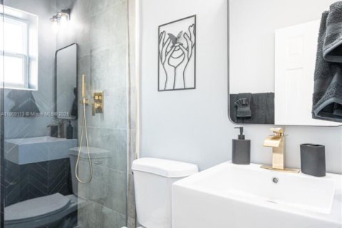 Купить коммерческую недвижимость в Форт-Лодердейл, Флорида 126.25м2, № 2012985 - фото 10