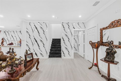 Touwnhouse à vendre à Miami, Floride: 4 chambres, 196.49 m2 № 1702939 - photo 5