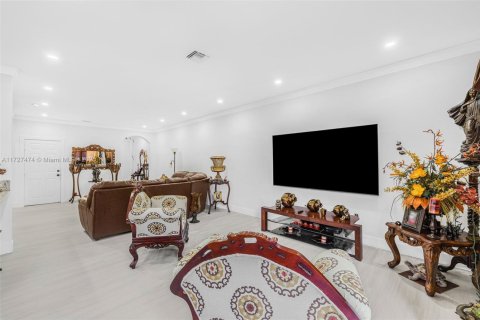 Touwnhouse à vendre à Miami, Floride: 4 chambres, 196.49 m2 № 1702939 - photo 9