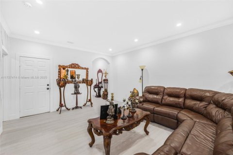 Touwnhouse à vendre à Miami, Floride: 4 chambres, 196.49 m2 № 1702939 - photo 6