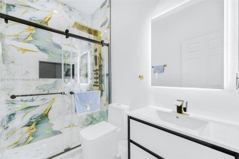 Touwnhouse à vendre à Miami, Floride: 4 chambres, 196.49 m2 № 1702939 - photo 18