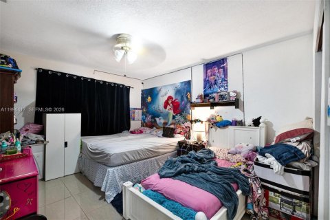 Propiedad comercial en venta en Miami, Florida, 182 m2 № 2154317 - foto 28