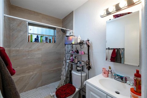 Propiedad comercial en venta en Miami, Florida, 182 m2 № 2154317 - foto 30