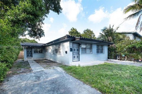 Propiedad comercial en venta en Miami, Florida, 182 m2 № 2154317 - foto 8