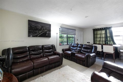 Propiedad comercial en venta en Miami, Florida, 182 m2 № 2154317 - foto 4