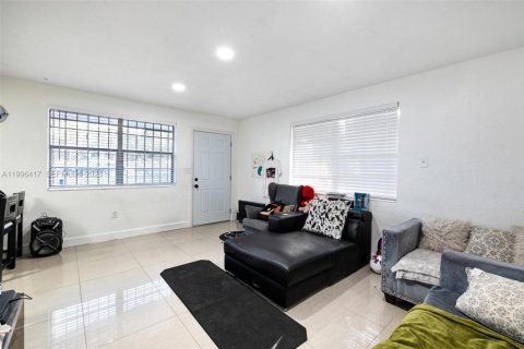 Propiedad comercial en venta en Miami, Florida, 182 m2 № 2154317 - foto 26