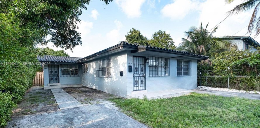Propiedad comercial en Miami, Florida 182 m2 № 2154317