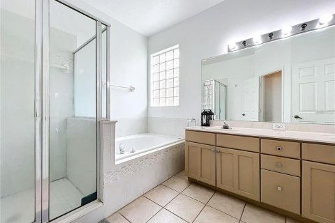 House in Orlando, Florida 4 bedrooms, 268.58 sq.m. № 2102298 - photo 24