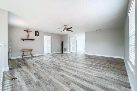 House in Orlando, Florida 4 bedrooms, 268.58 sq.m. № 2102298 - photo 28