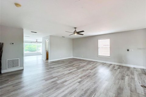 House in Orlando, Florida 4 bedrooms, 268.58 sq.m. № 2102298 - photo 30