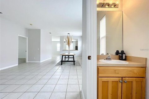 House in Orlando, Florida 4 bedrooms, 268.58 sq.m. № 2102298 - photo 17