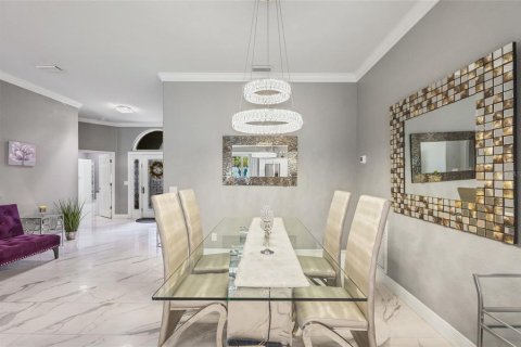 Villa ou maison à vendre à Tampa, Floride: 3 chambres, 217.58 m2 № 1914719 - photo 11