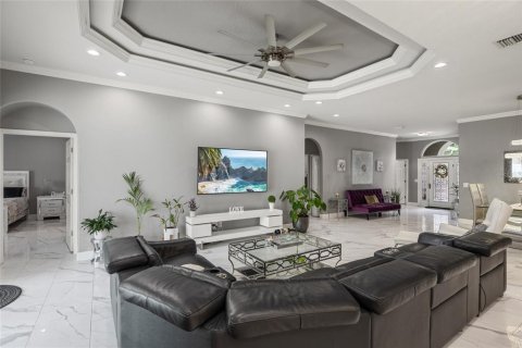 Villa ou maison à vendre à Tampa, Floride: 3 chambres, 217.58 m2 № 1914719 - photo 9