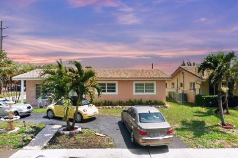 House in Hollywood, Florida 3 bedrooms, 161.09 sq.m. № 1756512 - photo 1