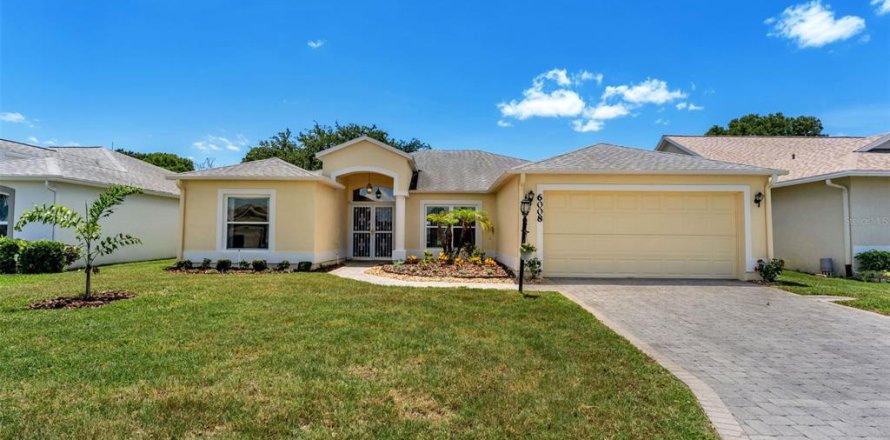 Villa ou maison à Lakeland, Floride 3 chambres, 172.52 m2 № 2107372