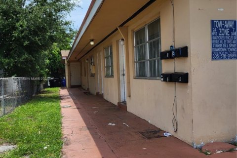 Casa en alquiler en North Miami Beach, Florida, 2 dormitorios, 83.61 m2 № 1895545 - foto 7