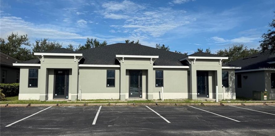 Immobilier commercial à Sanford, Floride № 1895100