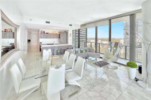 Condominio en venta en Miami, Florida, 3 dormitorios, 153.2 m2 № 1980931 - foto 9