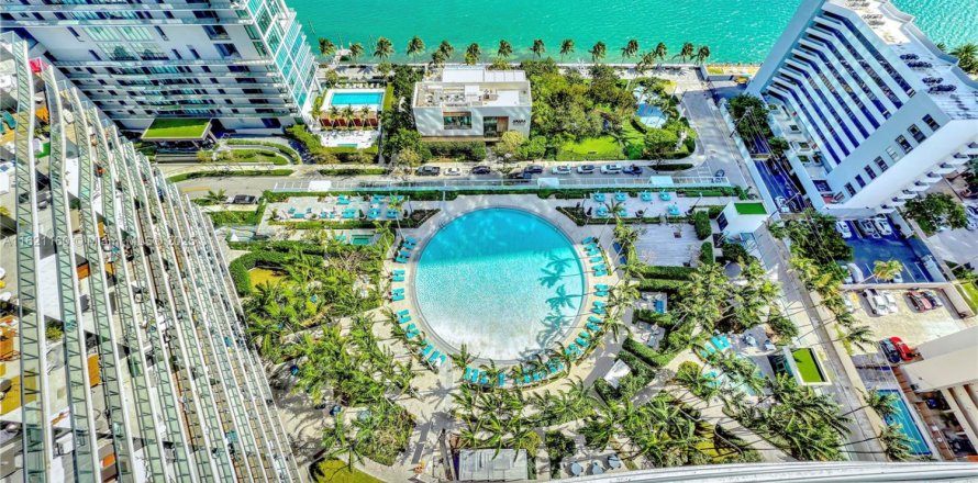 Condominio en Miami, Florida, 3 dormitorios  № 1980931