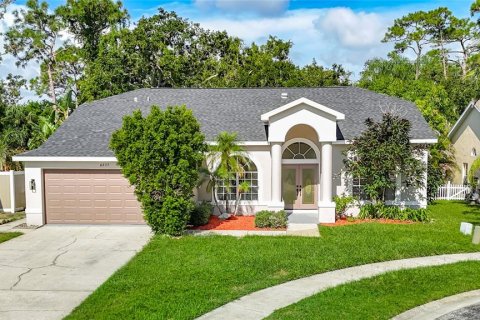 Casa en venta en New Port Richey, Florida, 4 dormitorios, 215.63 m2 № 1911866 - foto 1