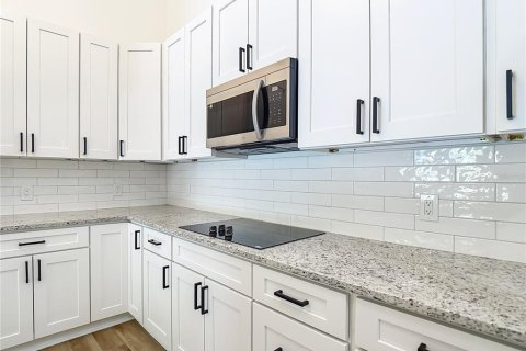 Casa en venta en New Port Richey, Florida, 4 dormitorios, 215.63 m2 № 1911866 - foto 29
