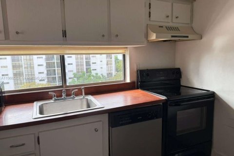 Снять в аренду кондоминиум в Санни-Айлс-Бич, Флорида 2 спальни, 83.05м2, № 2031194 - фото 7