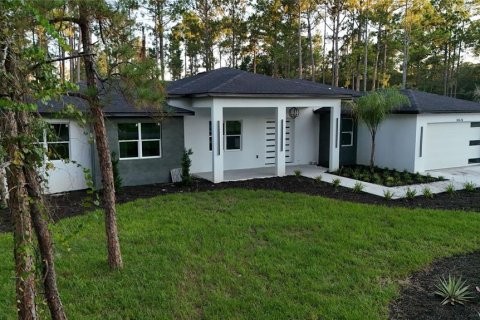 House in Eustis, Florida 4 bedrooms, 247.12 sq.m. № 1851789 - photo 1