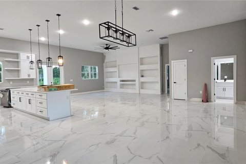 House in Eustis, Florida 4 bedrooms, 247.12 sq.m. № 1851789 - photo 6