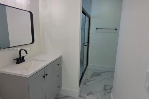 Villa ou maison à louer à Miami, Floride: 3 chambres, 167.41 m2 № 2060717 - photo 6
