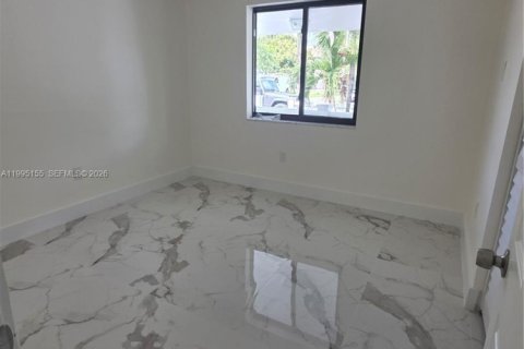 Villa ou maison à louer à Miami, Floride: 3 chambres, 167.41 m2 № 2060717 - photo 11