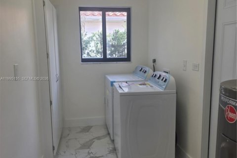 Villa ou maison à louer à Miami, Floride: 3 chambres, 167.41 m2 № 2060717 - photo 4