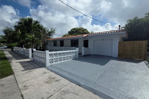 Villa ou maison à louer à Miami, Floride: 3 chambres, 167.41 m2 № 2060717 - photo 16