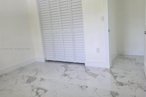Villa ou maison à louer à Miami, Floride: 3 chambres, 167.41 m2 № 2060717 - photo 13