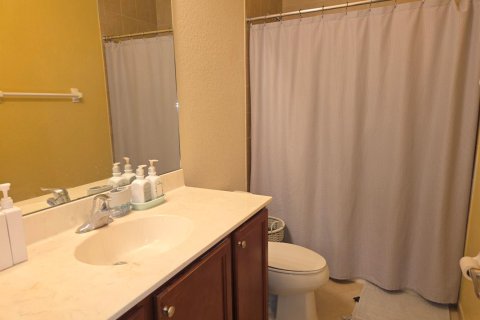 Townhouse in Stuart, Florida 3 bedrooms, 146.32 sq.m. № 2190483 - photo 12