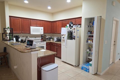 Townhouse in Stuart, Florida 3 bedrooms, 146.32 sq.m. № 2190483 - photo 7