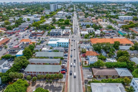 Commercial property in Miami, Florida № 1766485 - photo 14