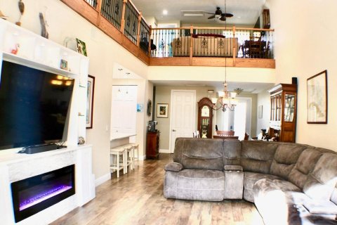 Townhouse in Palm City, Florida 3 bedrooms, 255.48 sq.m. № 2315528 - photo 4