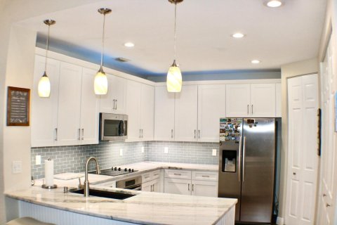 Townhouse in Palm City, Florida 3 bedrooms, 255.48 sq.m. № 2315528 - photo 3