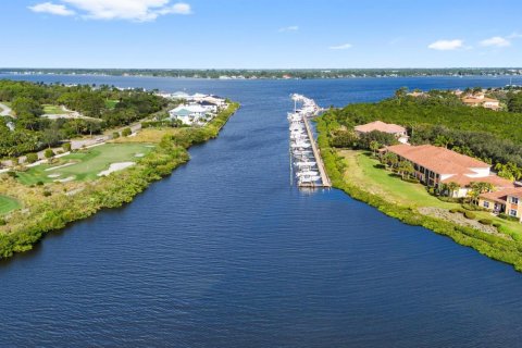 Townhouse in Palm City, Florida 3 bedrooms, 255.48 sq.m. № 2315528 - photo 23