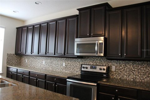 Casa en alquiler en Orlando, Florida, 4 dormitorios, 288.28 m2 № 1865866 - foto 12