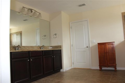 Casa en alquiler en Orlando, Florida, 4 dormitorios, 288.28 m2 № 1865866 - foto 20
