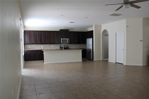 Casa en alquiler en Orlando, Florida, 4 dormitorios, 288.28 m2 № 1865866 - foto 13
