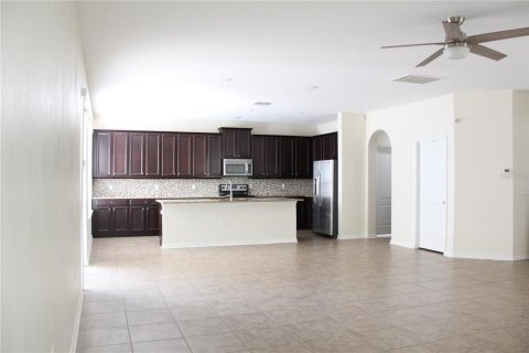 Casa en alquiler en Orlando, Florida, 4 dormitorios, 288.28 m2 № 1865866 - foto 3