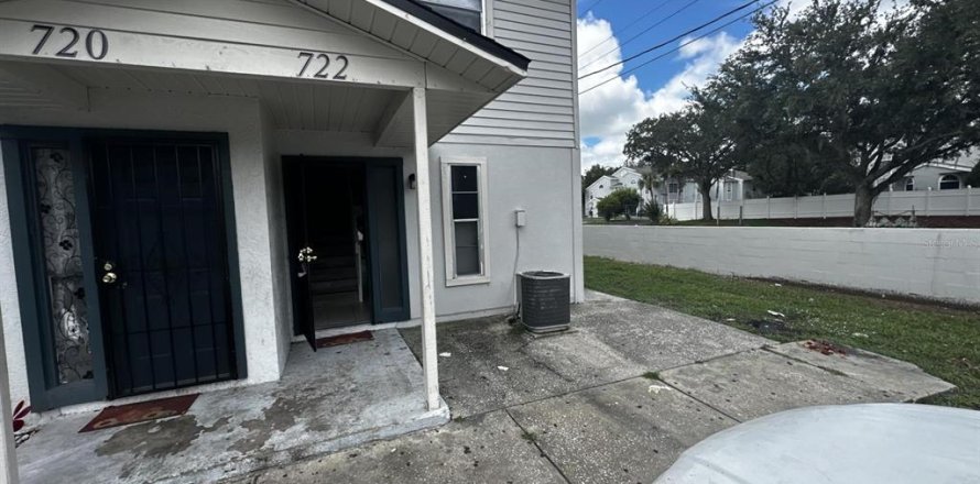 Townhouse in Kissimmee, Florida 2 bedrooms, 90.86 sq.m. № 2233725