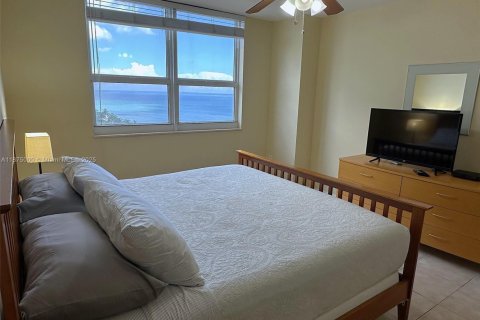 Condo in Hallandale Beach, Florida, 2 bedrooms  № 1927429 - photo 4