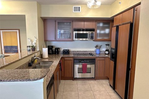 Condo in Hallandale Beach, Florida, 2 bedrooms  № 1927429 - photo 30