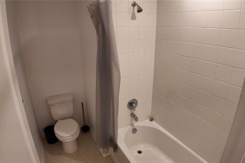House in Kissimmee, Florida 4 bedrooms, 256.78 sq.m. № 2258662 - photo 19