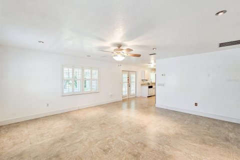 House in Palm Coast, Florida 3 bedrooms, 162.67 sq.m. № 1870294 - photo 15