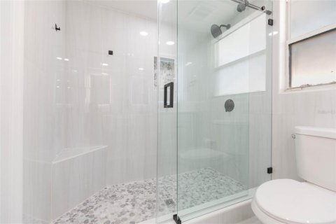 House in Saint Petersburg, Florida 3 bedrooms, 122.07 sq.m. № 1906717 - photo 26