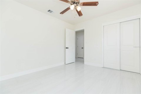 House in Saint Petersburg, Florida 3 bedrooms, 122.07 sq.m. № 1906717 - photo 28